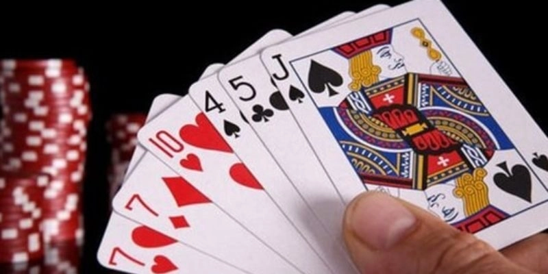 Sâm lốc bao nhiêu lá? Tìm hiểu luật chơi chuẩn để chơi là thắng lớn